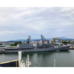 秋田港
護衛艦ゆうぎりに遭遇