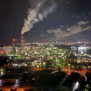 四日市ポートビル展望台 うみてらす14
念願of念願の工場夜景
#202207 #s三重