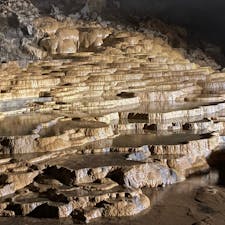 日本一広い鍾乳洞の秋芳洞。中でも百枚皿は素晴らしいと思いました。