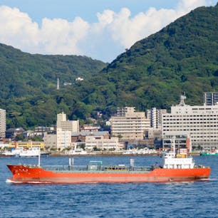 関門海峡
様々な船が行き交います。