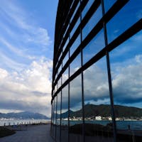 下関
海峡沿いにある海響館(水族館)はガラス張りなので、不思議な光景を見ることができます。