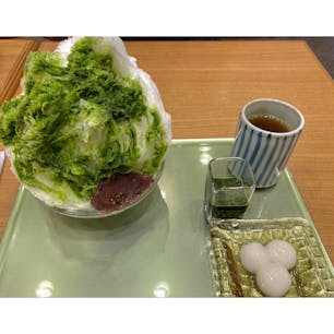 寛永堂 目白店

目白志むらに行ってみたらお休みの日だったので寛永堂へ。暑い日のかき氷最高！好みで追加できるように抹茶シロップを付けてくれるのも嬉しい。#追い抹茶

#東京
#目白
#抹茶
#かき氷