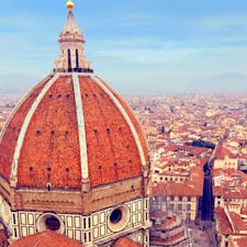 2018年2月イタリア🇮🇹フィレンツェ
花の都のシンボル、ドゥオモ
ジョットの鐘楼414段の階段を登って撮った1枚。