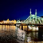 Hungary🇭🇺
ハンガリーの首都、ブダペストはドナウの真珠と呼ばれるくらい夜景が本当に美しいんです😳