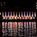 門司港レトロ
夜はライトアップされ、それが水面に映えます。