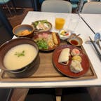 都シティ大阪本町の朝食。
中華粥です。台湾出張に行った時の事を思い出しました。
