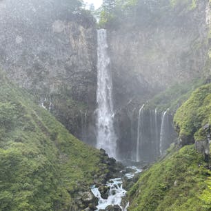日光　華厳の滝

写真7枚目は名物の「すいとん」ですが、
美味しいのですが、昔はもっと、不味かった様な気がします。お袋がメリケン粉で団子にして野菜の中に、味は醤油味です。

#サント船長の写真