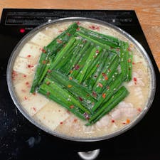 博多もつ鍋 しば田 薬院店
博多のもつ鍋おいしー。
酢もつもデザートの苺アイスも最高でした。大満足😍