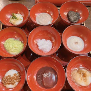 岩手平泉　蔵元レストランせきのいち
果報もち膳
一関の郷土料理です。
どれか一つに萩の小枝が入っていて、ラッキーデイを占う楽しみも…！