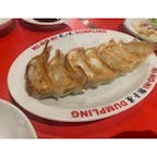 大好きな弐ノ弐
餃子はもちろん、ピータンと黒胡麻杏仁豆腐は絶品💕