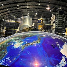 つくばにあるJAXAの宇宙センターへ！
ツアーに参加したので、ISSの実験棟きぼうの管制センターも見学できました。宇宙時間だと夜中だったので、やりとりしているのは見られなかったけど、皆さん格好良かった！

自由に見学できるブースでは、歴代ロケットの展示や、きぼうの実物大模型に入れます。

ちょうどイプシロンの打ち上げ失敗のニュースが入ってきた日だったけど、宇宙の魅力は尽きないと思わせる展示の数々でした！