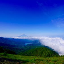 [2018/08]
山梨県、大菩薩峠。3回目の登頂。
標高2000mちょっとの100名山。
富士山が綺麗に見れることから、5、6月は大勢の登山客で賑わいます。