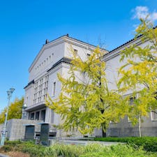 大阪　大阪市立美術館
真っ白な建物が印象的