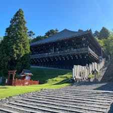 朝の東大寺二月堂は人がいなくて景色が良くて、とても気持ちの良い場所でした。