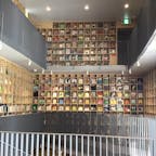 大阪
こども本の森中之島

建築家安藤忠雄さんの設計
本が壁一面にあって楽しい