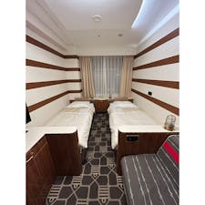 2022.12.𝑻𝑶𝑲𝒀𝑶✈️

東京ベイ舞浜ホテル ファーストリゾート

ディズニーのオフィシャルホテル🏨
今からでも乗船して旅に出るようなお部屋🛌

朝食もコロナだからかお部屋で食べれるお弁当タイプの物で良かった🍱