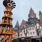 ドイツマインツのクリスマスマーケット
ソーセージの長さが半端ない