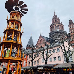 ドイツマインツのクリスマスマーケット
ソーセージの長さが半端ない