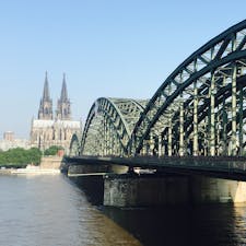 ケルン駅の目の前に大聖堂、圧巻です