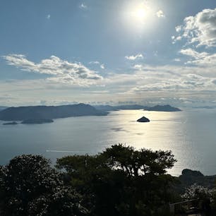 広島の隠れた世界文化遺産・弥山(みせん)。
絶景だけでなく、弘法大師・空海ゆかりの寺院もあります。
山岳信仰ゆかりのパワースポット、ぜひチェックしてみてください！

#広島 #宮島 #弥山 #空海 #絶景スポット