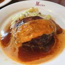 武蔵関「三浦亭」

予約必須の人気店‼︎
カウンター席が数席、マスターが1人できりもりしているお店です。

少し頼みすぎたかな？って思ったけど美味しくてペロリ♪食後はプリンもいただきました。少し硬めで好きなスタイル‼︎