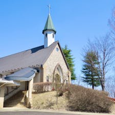 福島市内からも近い小高い丘の上にある「アンナガーデン」

聖アンナ教会をシンボルに、周囲にはアンティーク家具や輸入雑貨、食器などを扱うショップやレストランなどが点在しています。

ちょっとした海外気分が楽しめます。

#福島県