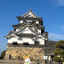 国宝彦根城天守
大老　井伊直弼の銅像
運転席のひこにゃん