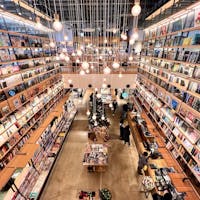 柏市のKASHIWANOHA T-SITE。
蔦屋書店内に、色々あって楽しすぎる!
カフェ、ショップ、野菜の産直販売、ドッグカフェもあり、憩いのスペース。
#柏の葉tsite #柏市 #kashiwanoha
#千葉県
#kashiwanohatsite #蔦屋書店 #olive