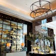 Palace Hotel Toyo
パレスホテル東京

6年連続で5つ星を獲得したこともある「パレスホテル東京」。ロビーや客室の主要なデザインは、数々の受賞歴を誇る英国の設計会社グループ、GA Groupのデザインディレクターが手がけているだけあり、斬新でホスピタリティーの高い空間が広がっています。ラウンジには穏やかな自然光が差し込み、和田倉濠の美しい景色が♪

#tokyo #marunouchi #palacehoteltokyo