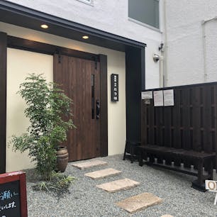 店名に「蕎麦前」とある通り、つまみとお酒が充実している、神戸で誇れるお蕎麦屋さん。
つまみだけではなく、蕎麦も絶品！