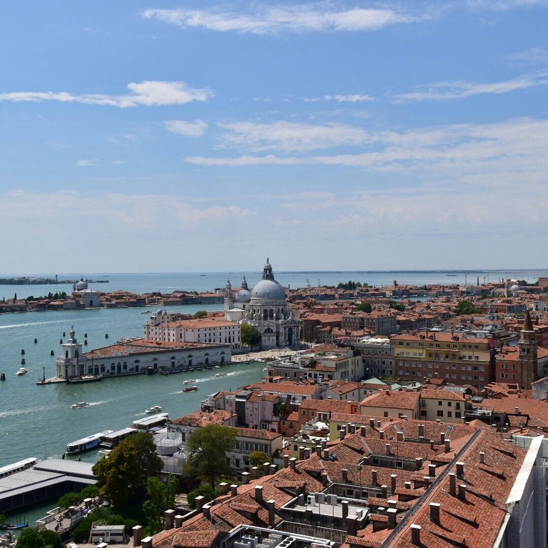 サン マルコ広場 さんまるこひろば Piazza San Marco の投稿写真 感想 みどころ サンマルコ広場の鐘楼からヴェネツィアの街を眺望カナルグラン トリップノート