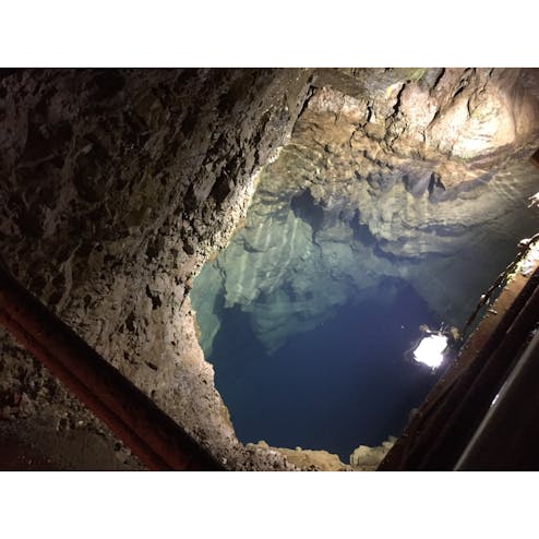 稲積水中鍾乳洞