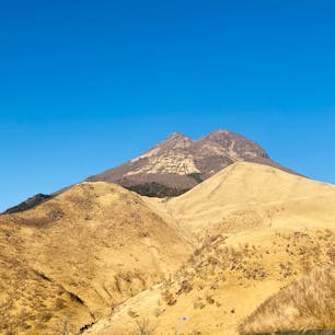 大分　由布岳

どこからでも見える
由布院のシンボル