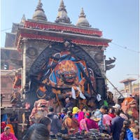 ネパール カトマンズ カーラバイラヴ
振興厚いのか線香が絶えない場所でした。