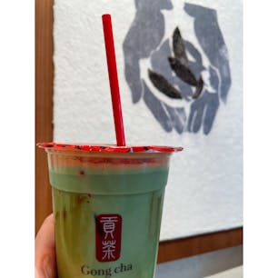 ゴンチャ 京都二寧坂店 
黒糖宇治抹茶ミルクティー
二寧坂店 限定メニューでした。
もちろん、おいしー。