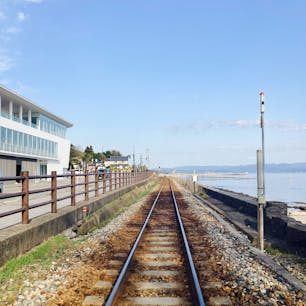 富山　雨晴海岸

日本海側は本当に海がきれい
すぐ横に道の駅の無料駐車場があり
海岸まで降りて行けるよ
