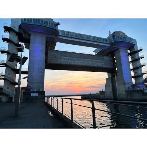 沼津港大型展望水門びゅうお