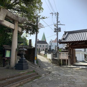 祈りの三角ゾーン🙏
最強のパワースポット😊大浦諏訪神社　大浦天主堂　妙行寺