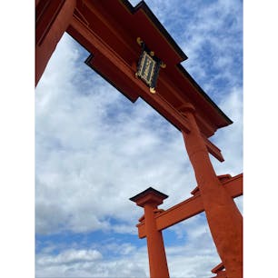 厳島神社⛩

1枚目はなかなか見ないアングルで(笑)