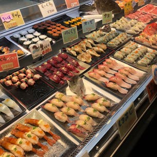 唐戸市場で週末だけ限定で開催される馬関街でお寿司！