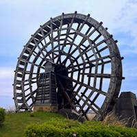 滋賀 能登川水車
こんなに大きな水車
見たことがなかった。
ふかふかの芝を歩いて
ベンチでひと休み。