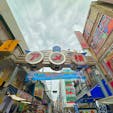「アメ横」の名称で呼ばれる、上野アメ横商店街。
色々な国のグルメも楽しめ、お買い物もお得に楽しめます！
平日でも、外国の方で賑わっていました。

#アメ横#上野アメ横商店街#上野#ameyoko