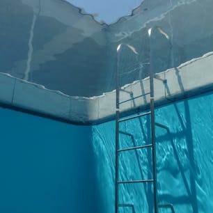 和と現代をコラボした体験型ミュージアム「金沢21世紀美術館」。
金沢でしか体験できないアートの世界、体感してみませんか？

#石川 #金沢 #金沢21世紀美術館 #スイミングプール #サトホーク