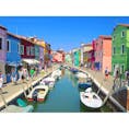 #ヴェネチア 観光の鉄板コースのひとつ、 #ブラーノ島 と言えば、なこの景色。カラフルな世界にいるだけで、元気が出てくるから不思議:)