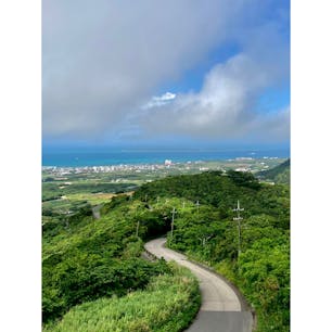 #石垣島　

展望台からエメラルド色の海を望む✨