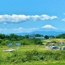 埼玉県桶川市の荒川の土手で撮りました

富士山が見えます