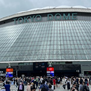 2023年5月20日(土)
東京ドームにて中日vs巨人10回戦を今年、現地初観戦👀
結果は2-6で完敗...
去年に引き続き相手のグランドスラムを浴びてThe end😂
次こそはドラゴンズのグランドスラムが見れます様に🙏

※今年の現地観戦成績
1試合目:0勝1敗0分
 (ホーム:0勝0敗/ビジター:0勝1敗)

#東京ドーム #読売ジャイアンツ #本拠地 
#vs読売ジャイアンツ #まけほー #東京 #野球観戦
#プロ野球