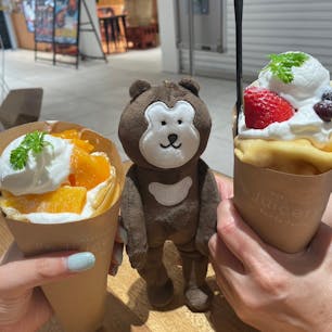 マルトメ・ザ・ジューサリー パフェテリア 心斎橋パルコ店
プレミアムマンゴークレープとミックスフルーツクレープ。生フルーツで甘くなくて美味しい。