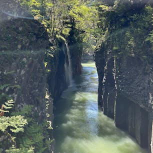 🔖宮崎県　高千穂峡

この日は増水していてボートは乗れなかったのですが、迫力のある景色におどろきました🏞️

📷2023 April