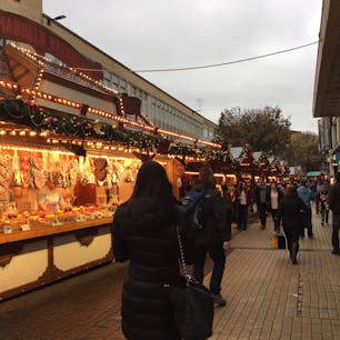 イギリス🇬🇧
ブリストルのクリスマスマーケット。5年ほど前の写真ですが。お試し投稿。